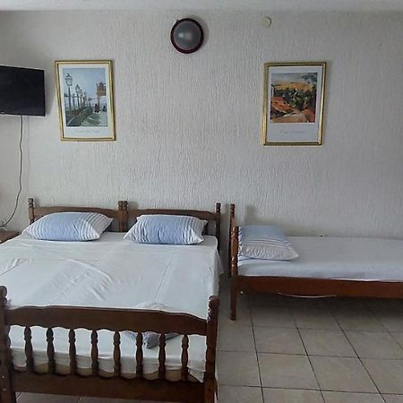 Apartmani Dzapo Srima Exteriör bild