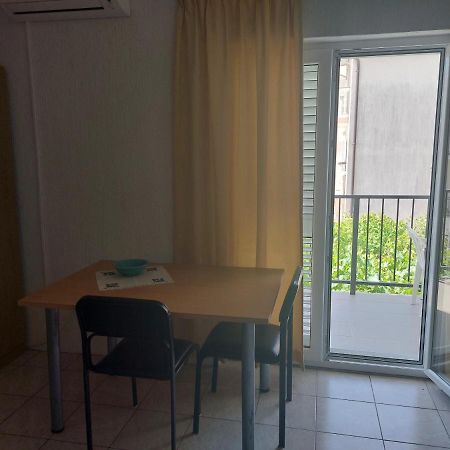 Apartmani Dzapo Srima Exteriör bild