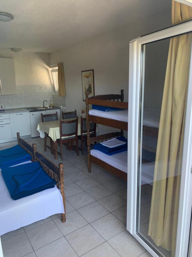 Apartmani Dzapo Srima Exteriör bild