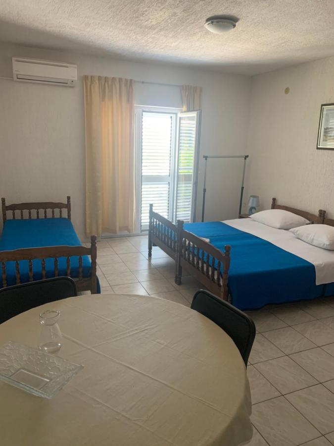 Apartmani Dzapo Srima Exteriör bild