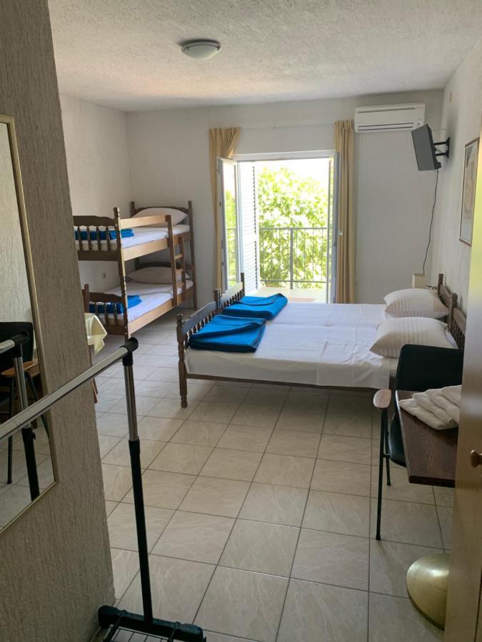 Apartmani Dzapo Srima Exteriör bild