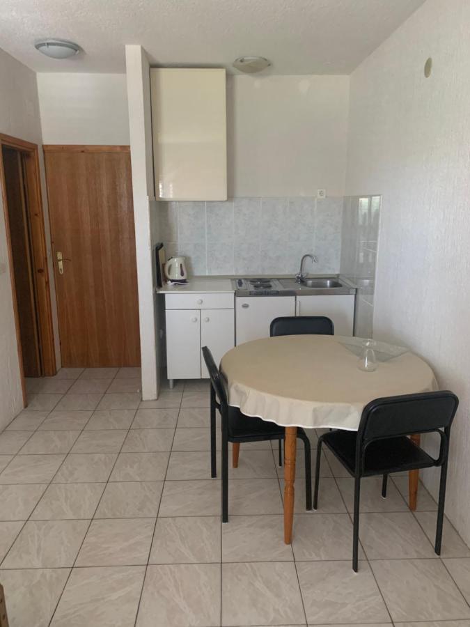 Apartmani Dzapo Srima Exteriör bild