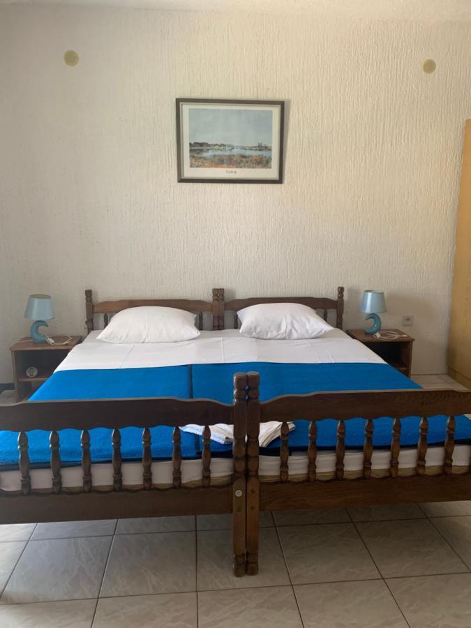 Apartmani Dzapo Srima Exteriör bild